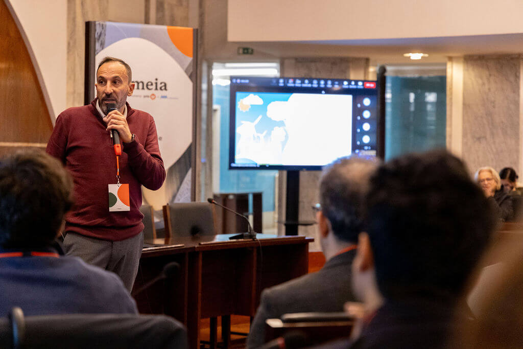 Presenting at Colmeia 2023