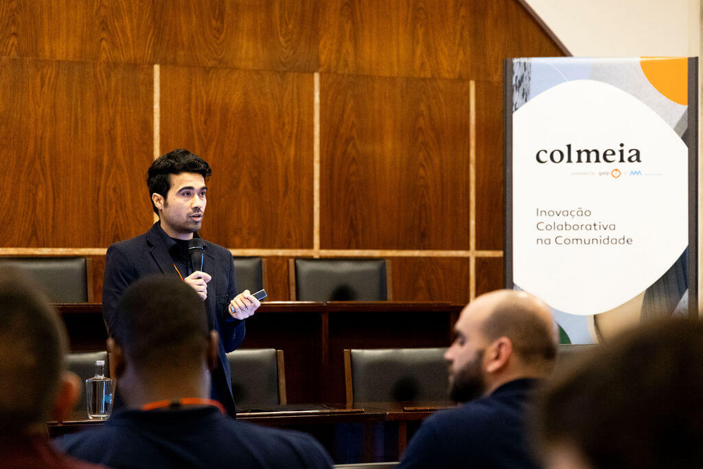 Presenting at Colmeia 2023